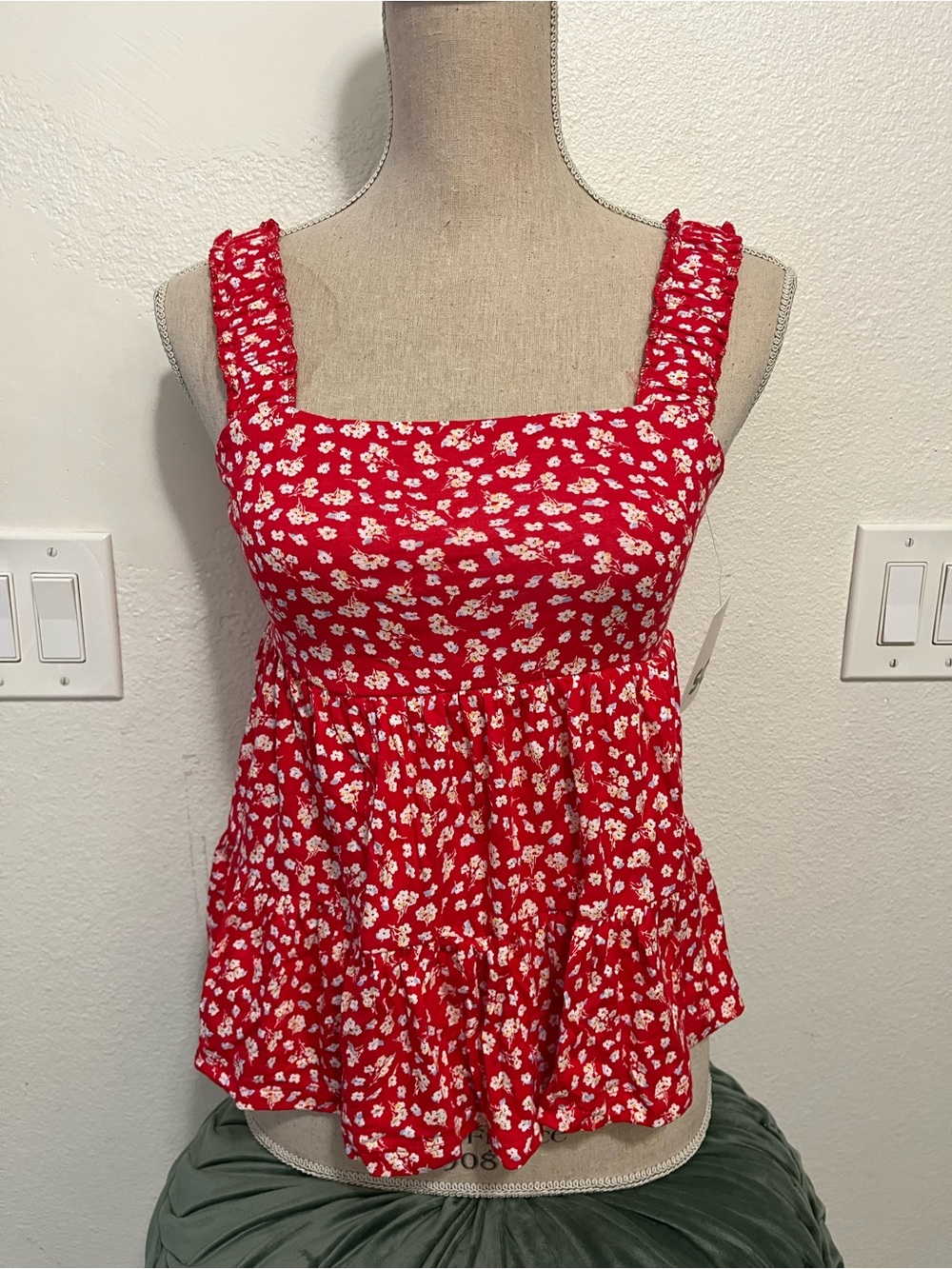 Kohl's Red Floral Square-Neck Ruffled Strap Camisole